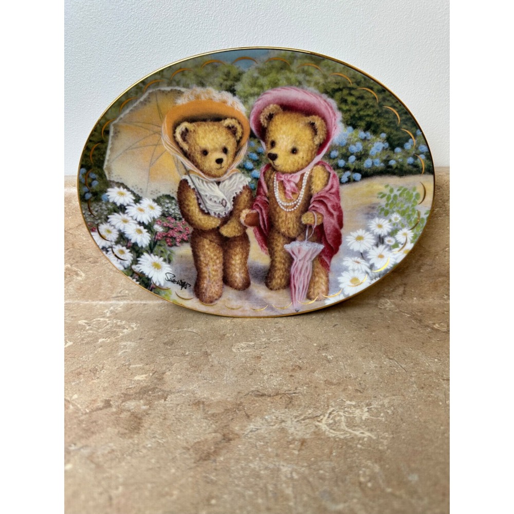 Afternoon Stroll Bear Oval Trinket Plate by Sue Willis Franklin Mint